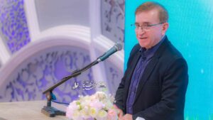 آدم های روی زمین دکتر محمود انوشه